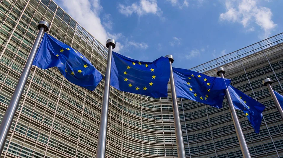 Nuovi diritti per i passeggeri aerei nel 2027: la rivoluzione dell'Unione Europea 