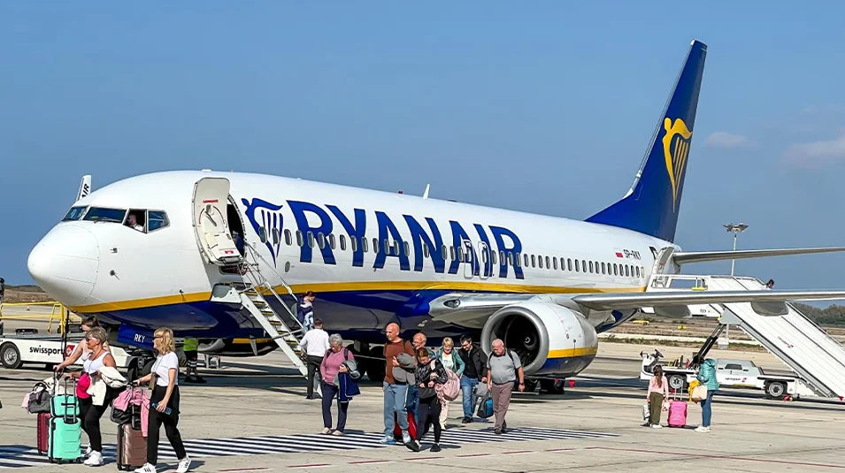 Volo Ryanair Catania-Pisa in ritardo: ore di attesa e disagi per i passeggeri 